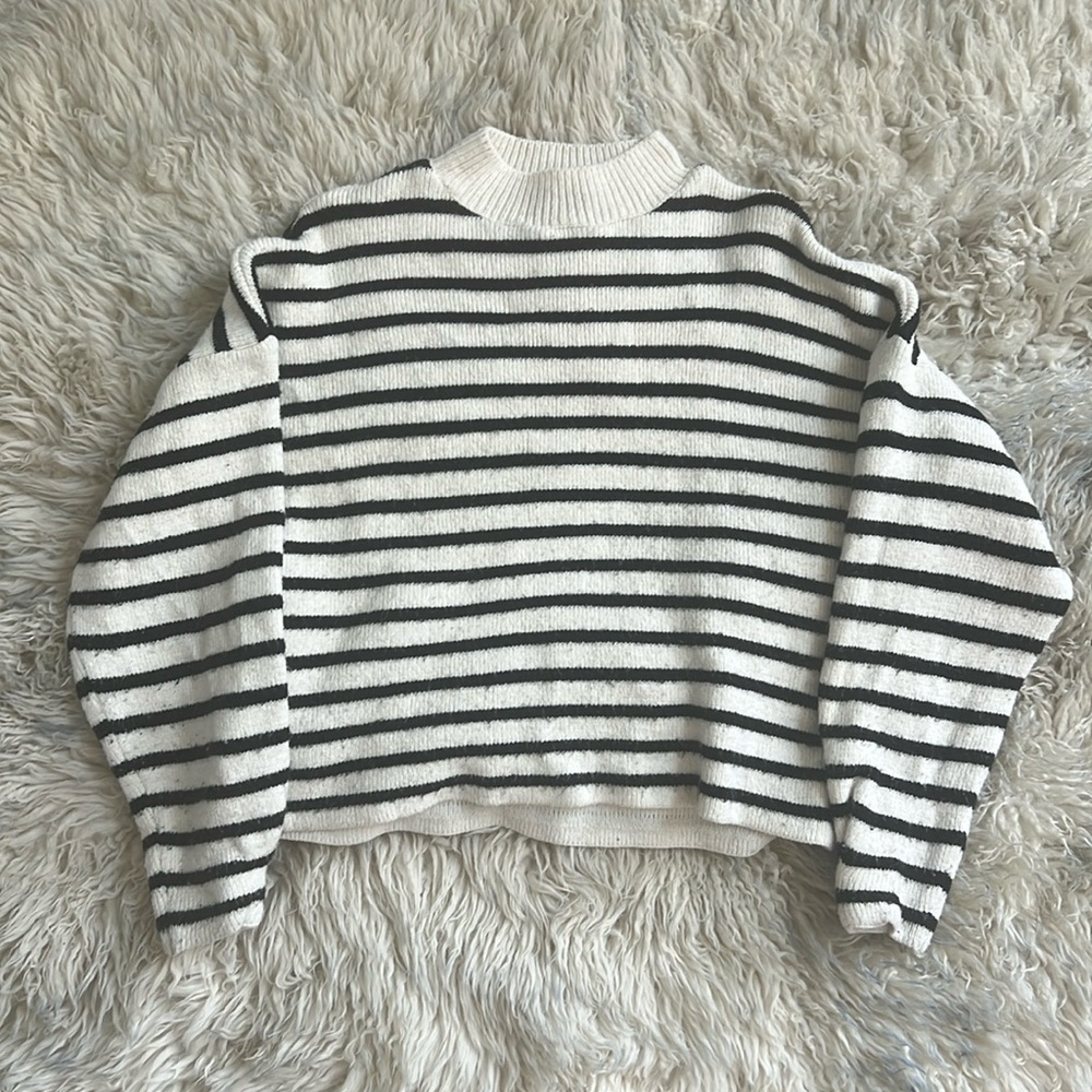 Black and white Sweater